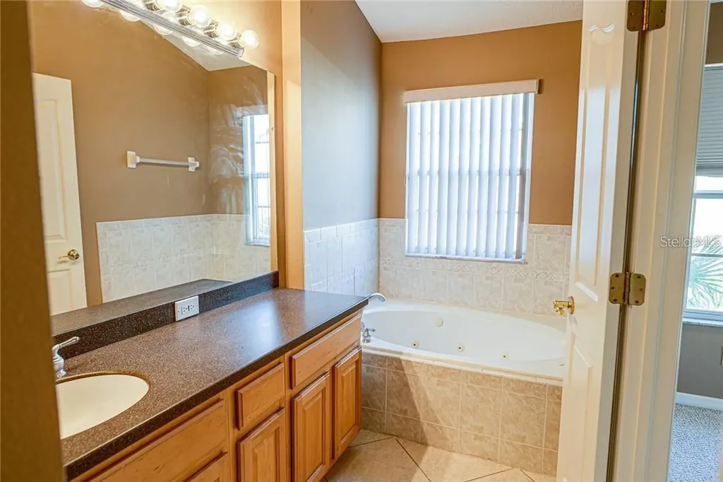3043 Pointeview Drive Tampa FL 33611
