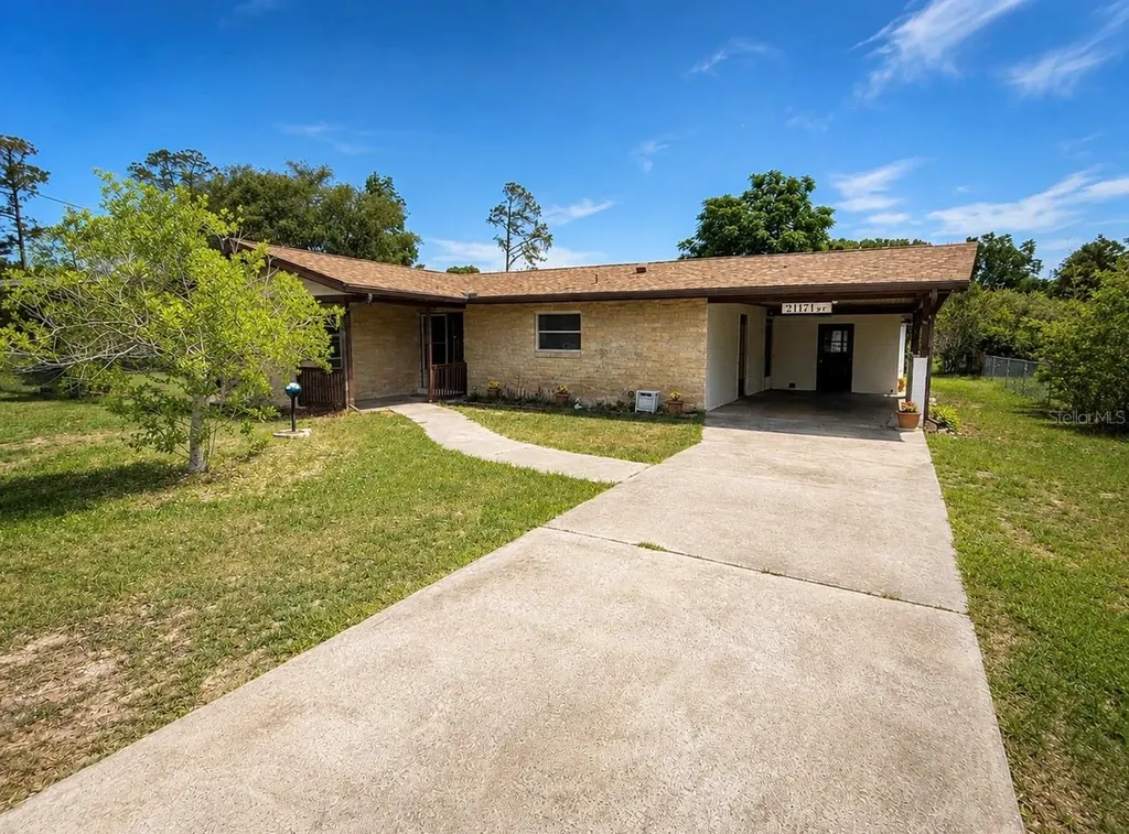 21171 SW Honeysuckle Street Dunnellon FL 34431