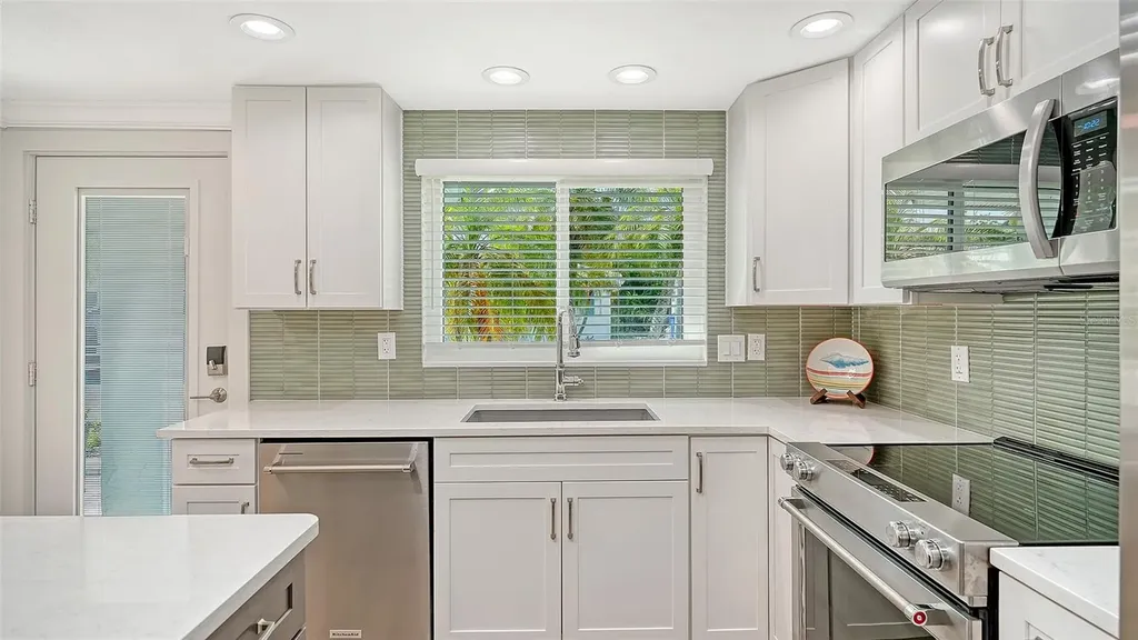 703 Spanish Drive S Longboat Key FL 34228