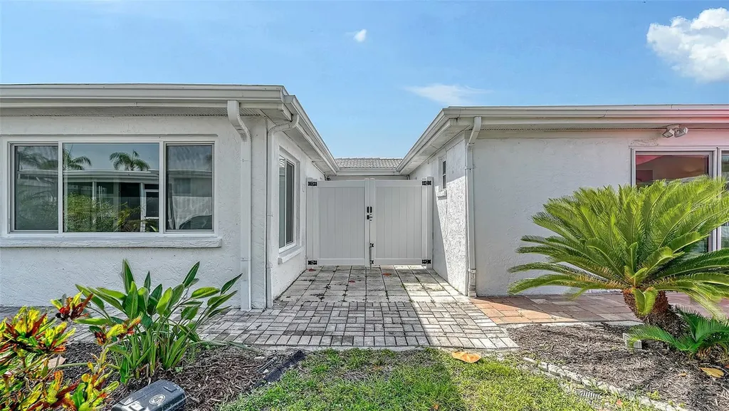 703 Spanish Drive S Longboat Key FL 34228