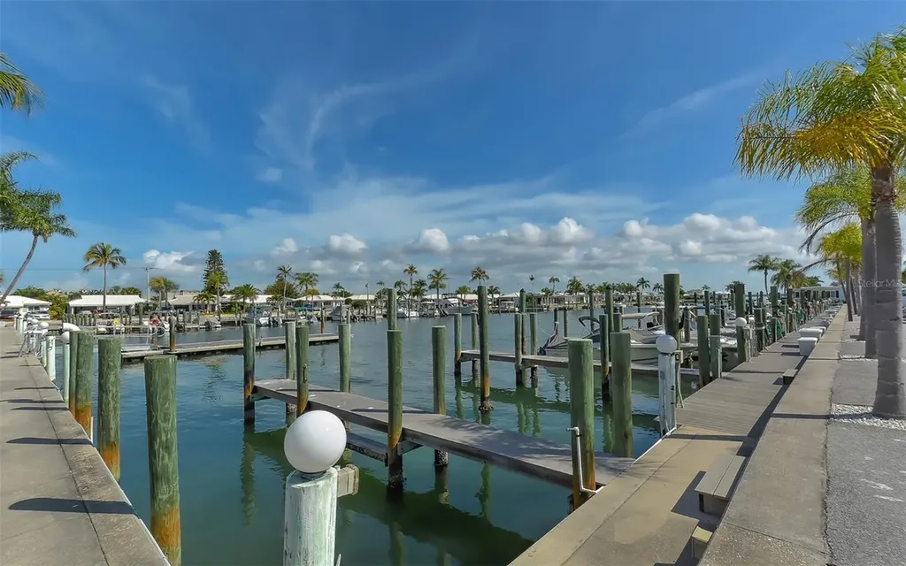 703 Spanish Drive S Longboat Key FL 34228