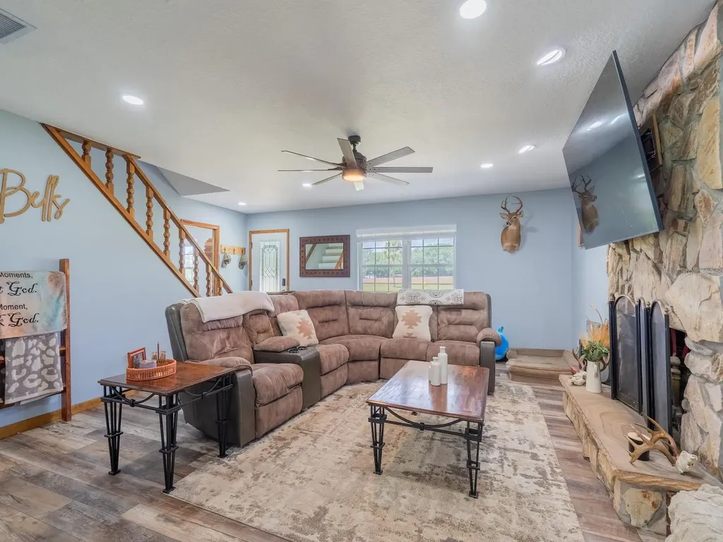 4381 NE 105th Place Anthony FL 32617