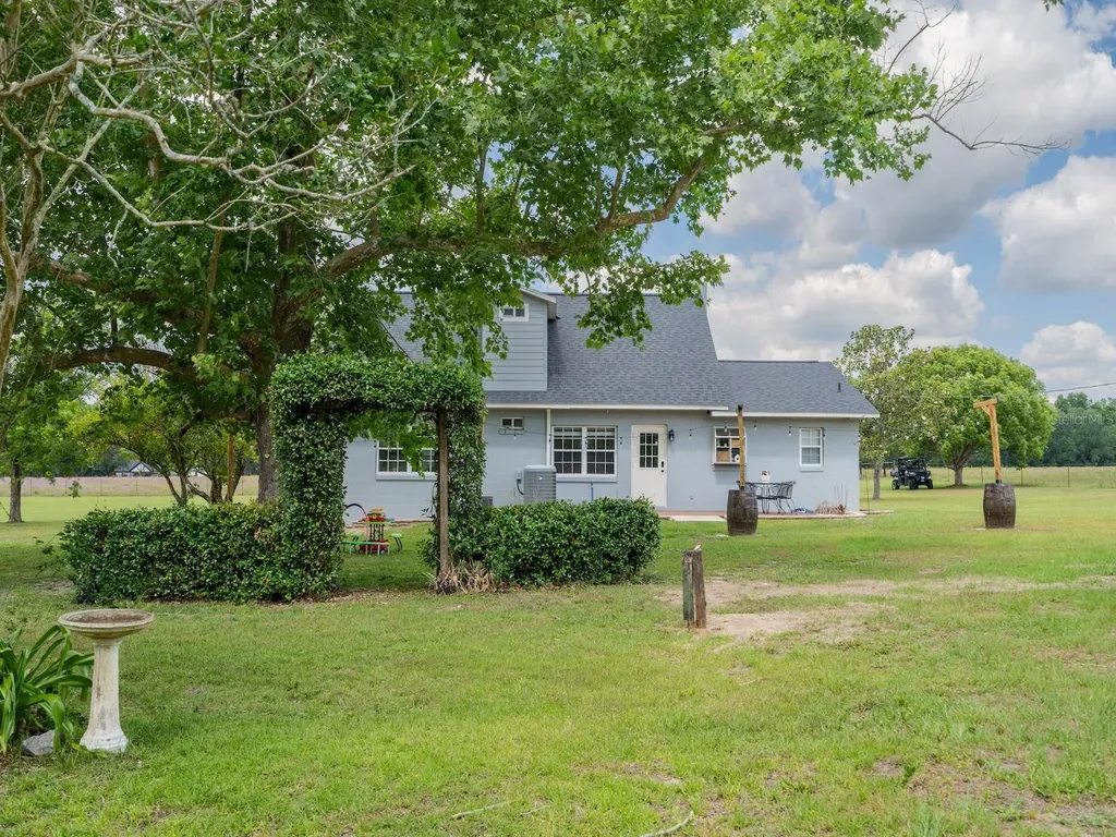 4381 NE 105th Place Anthony FL 32617
