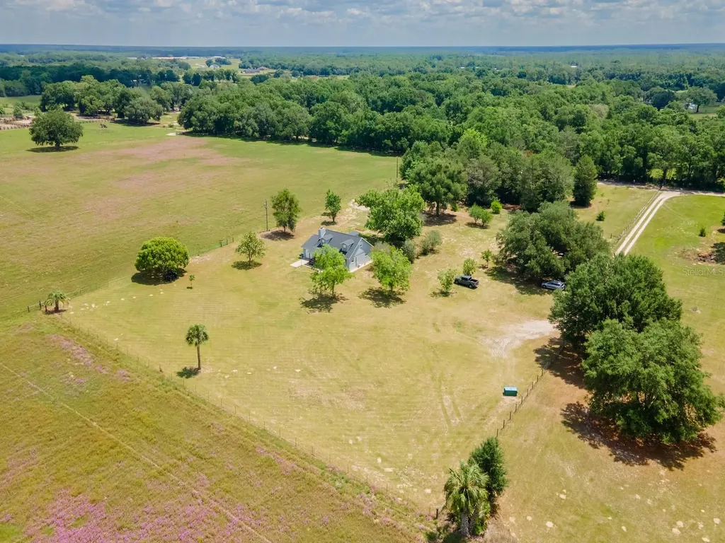 4381 NE 105th Place Anthony FL 32617