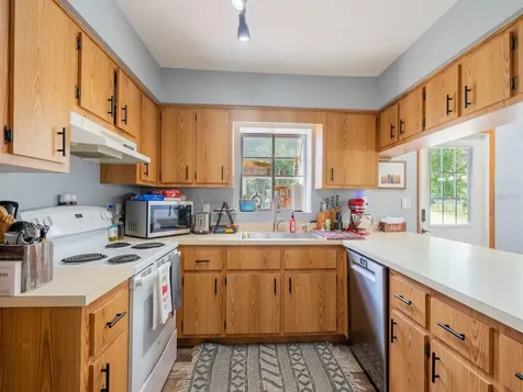 4381 NE 105th Place Anthony FL 32617