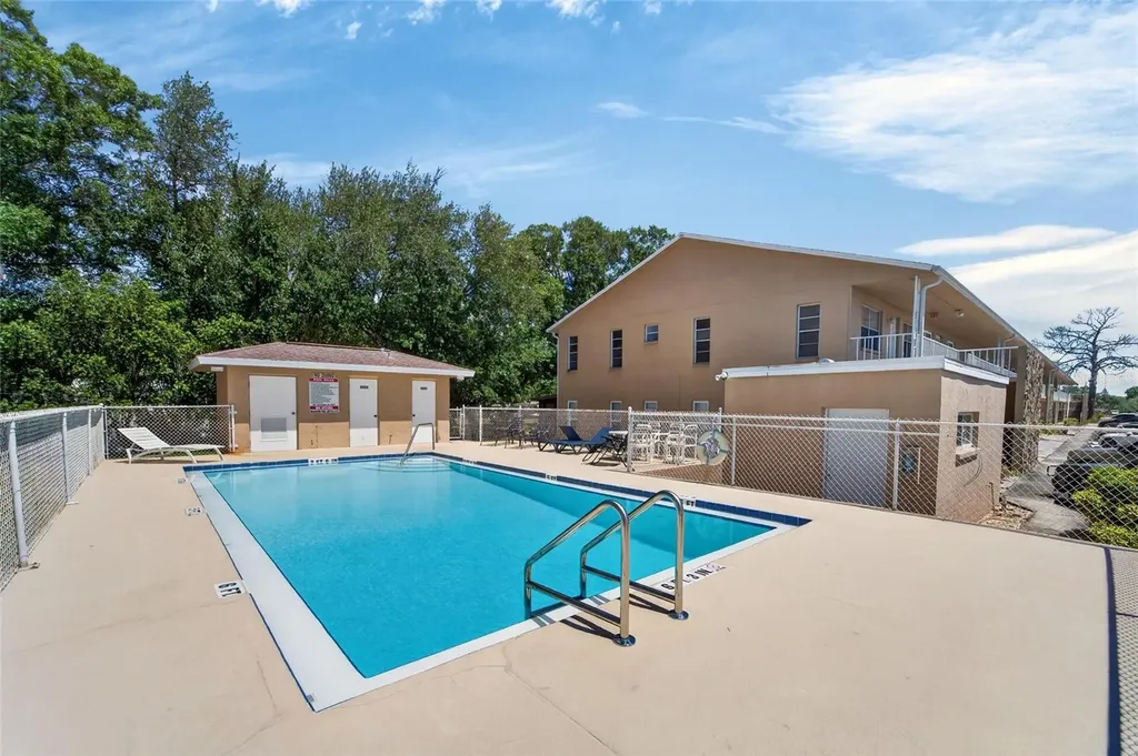 8039 Garden Drive Seminole FL 33777