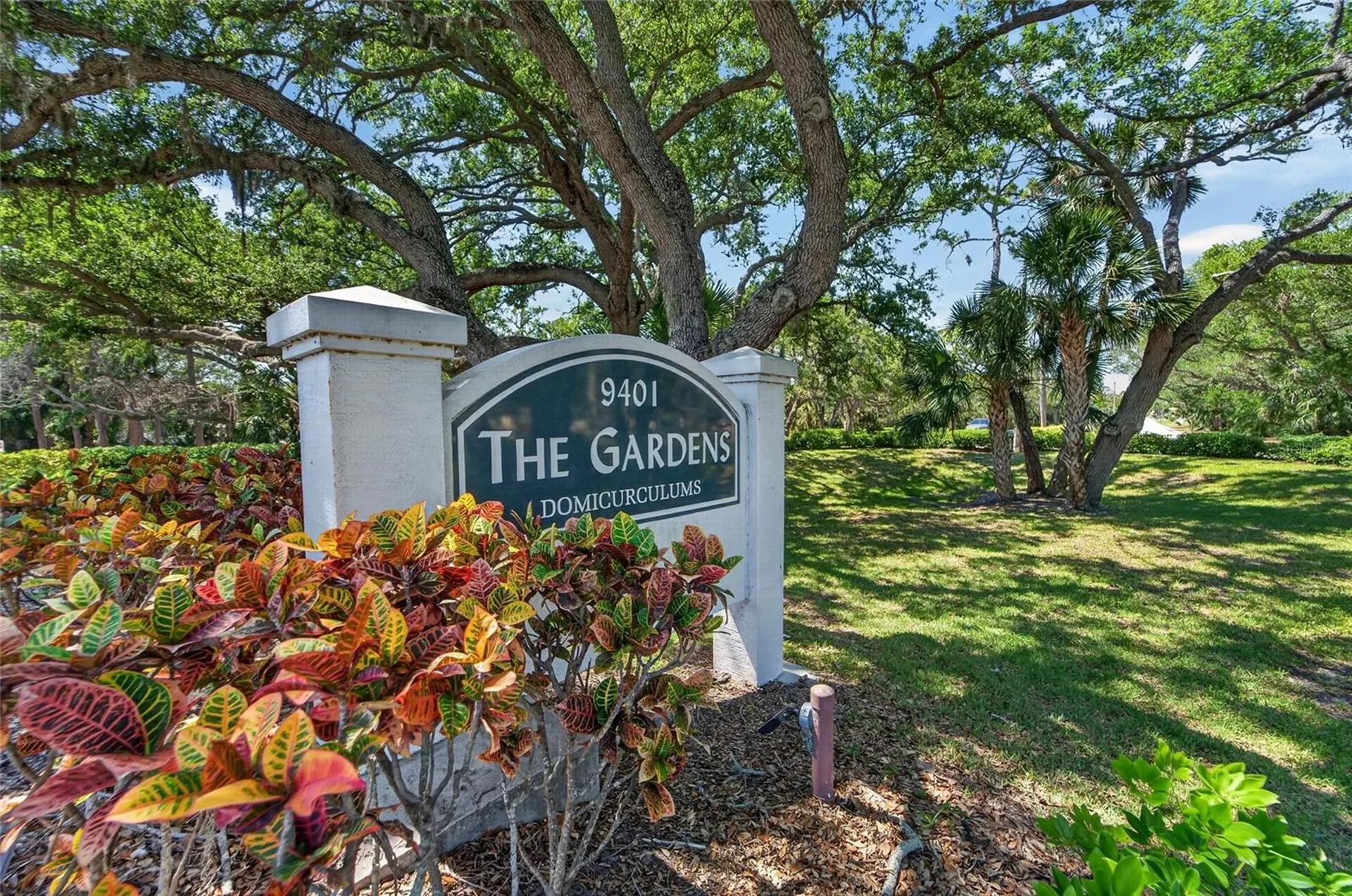 8039 Garden Drive Seminole FL 33777