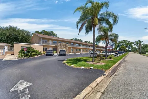 8039 Garden Drive Seminole FL 33777