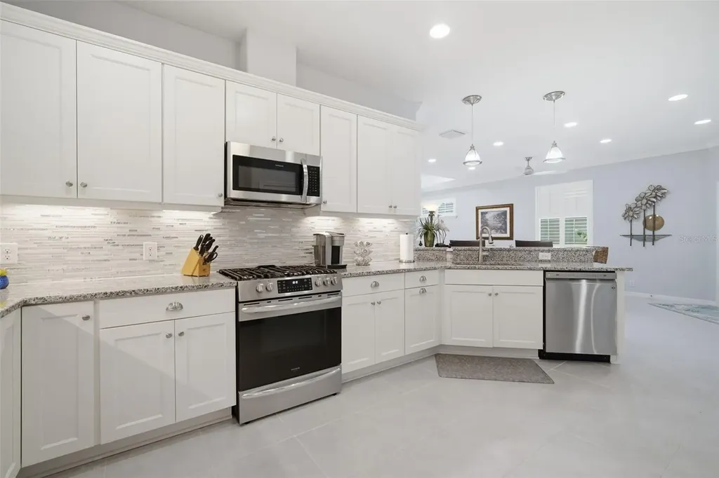 8111 Pine Crest Street Seminole FL 33777