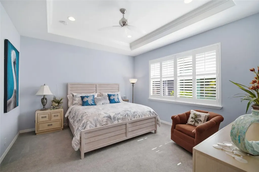 8111 Pine Crest Street Seminole FL 33777