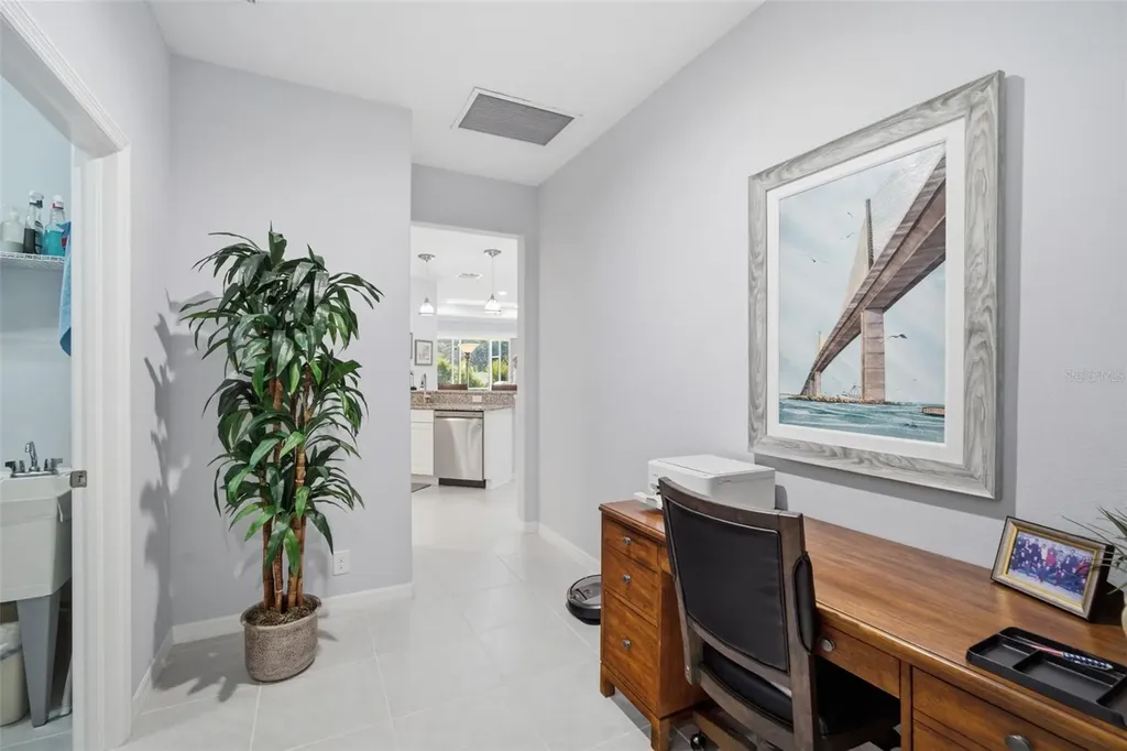 8111 Pine Crest Street Seminole FL 33777