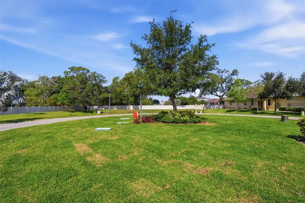 8111 Pine Crest Street Seminole FL 33777