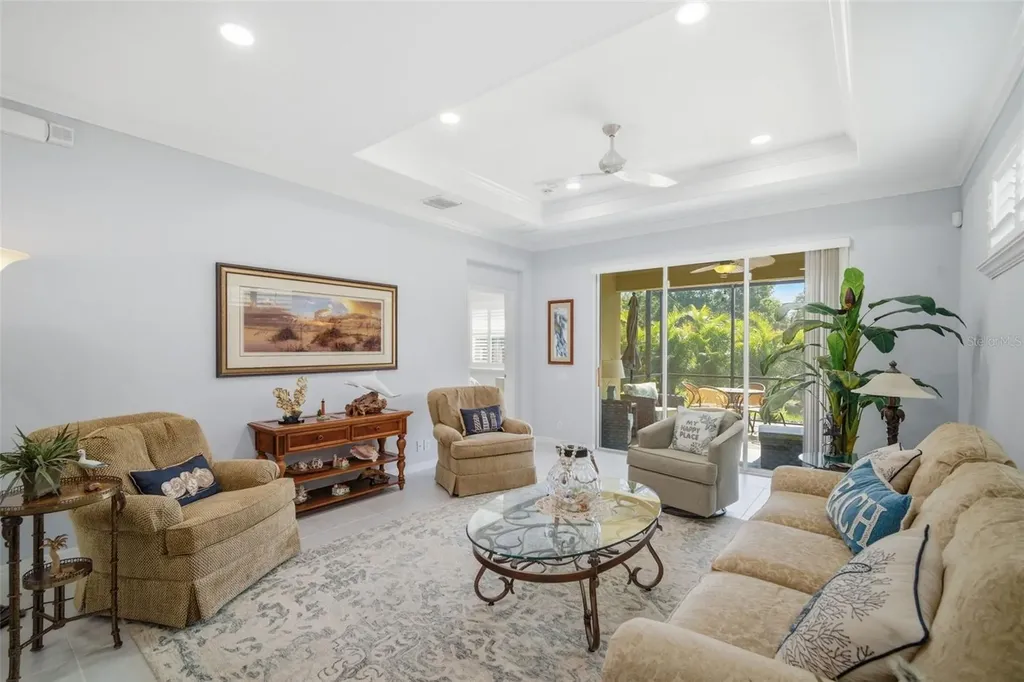 8111 Pine Crest Street Seminole FL 33777