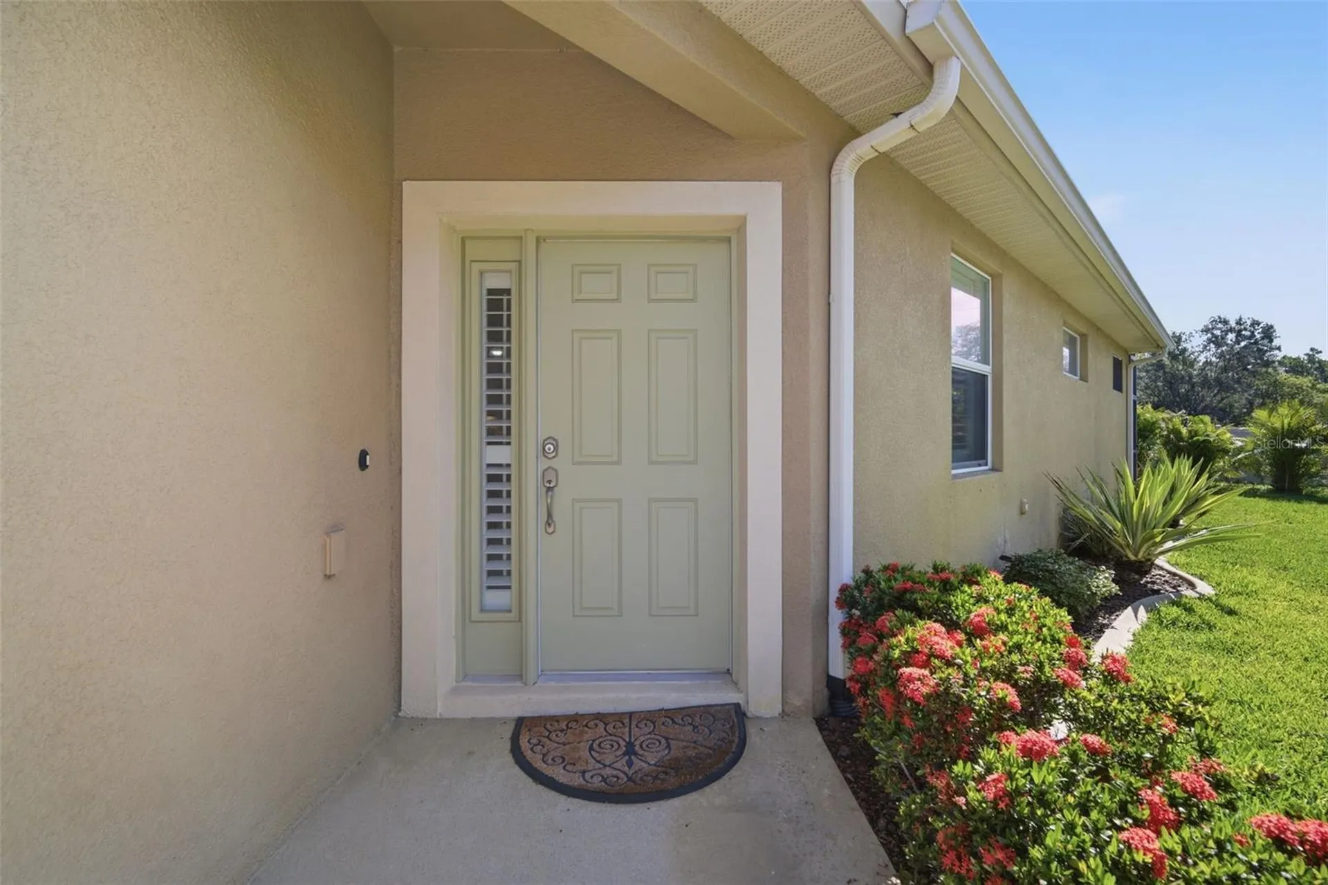 8111 Pine Crest Street Seminole FL 33777