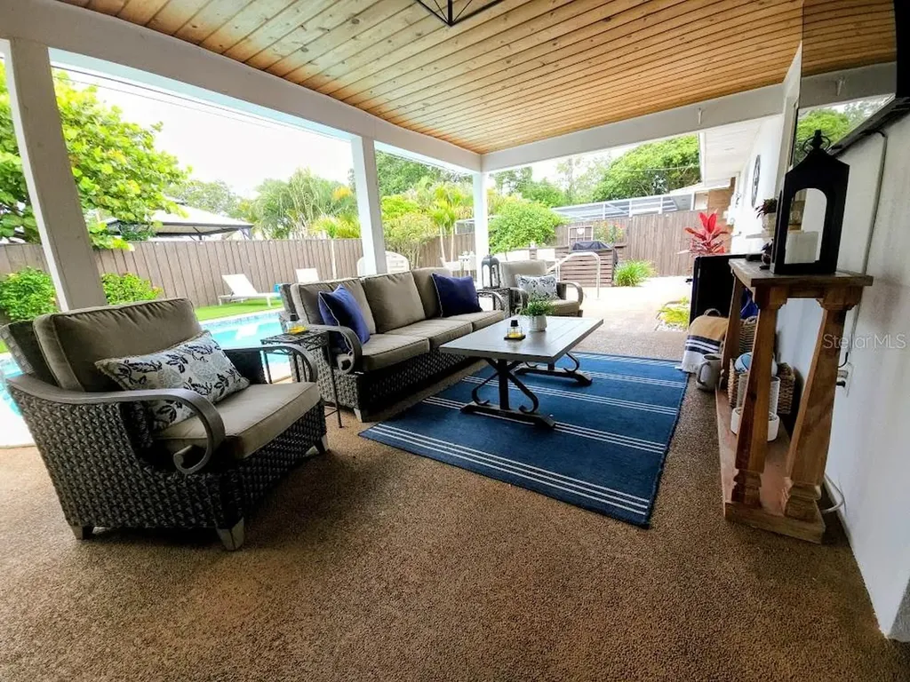 2186 Oak Grove Drive Clearwater FL 33764