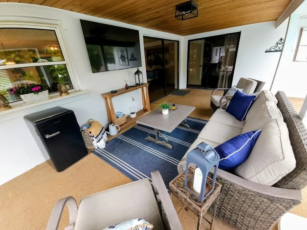 2186 Oak Grove Drive Clearwater FL 33764