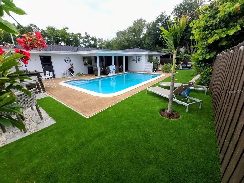 2186 Oak Grove Drive Clearwater FL 33764