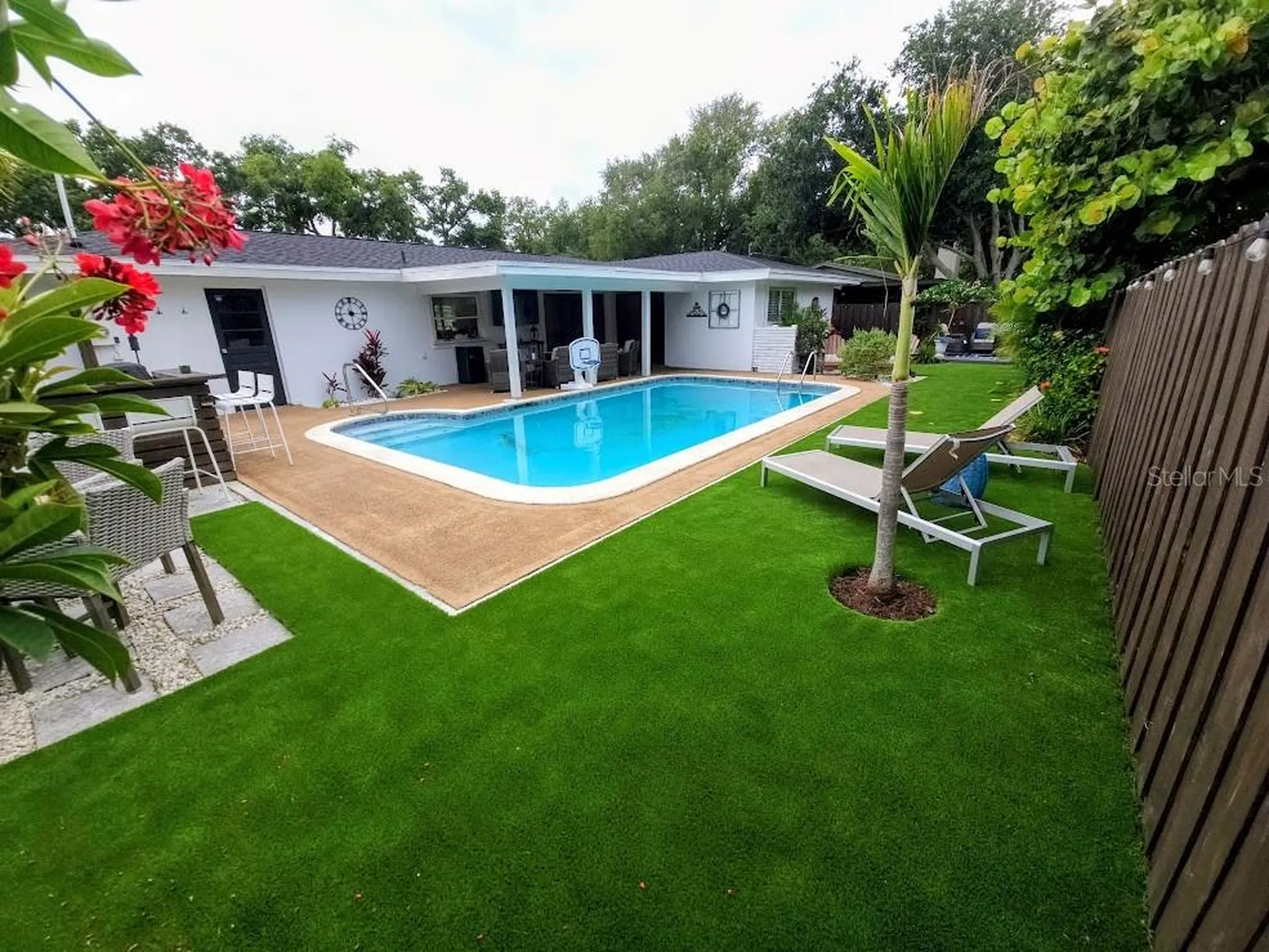 2186 Oak Grove Drive Clearwater FL 33764