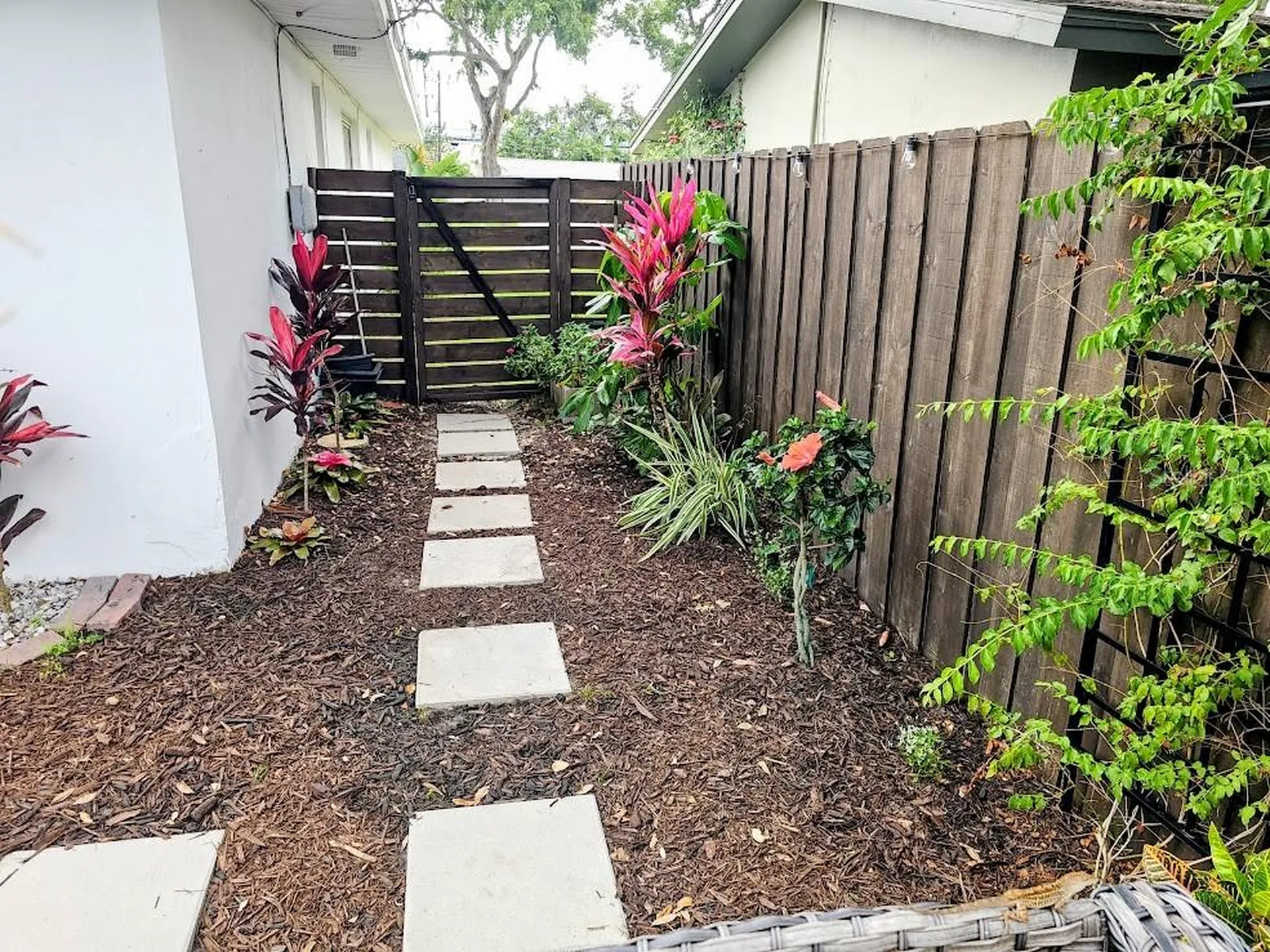 2186 Oak Grove Drive Clearwater FL 33764