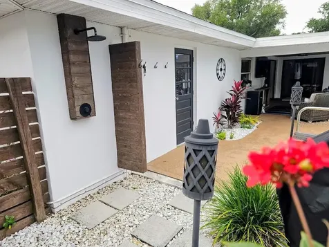 2186 Oak Grove Drive Clearwater FL 33764
