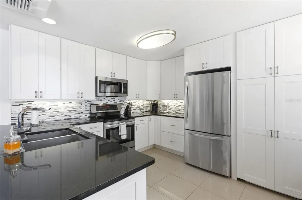 5280 Coquina Key Drive SE St Petersburg FL 33705
