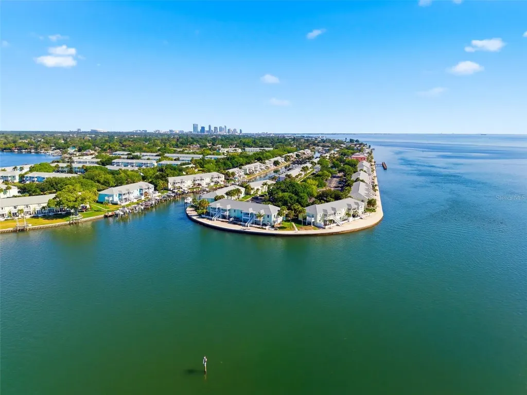 5280 Coquina Key Drive SE St Petersburg FL 33705