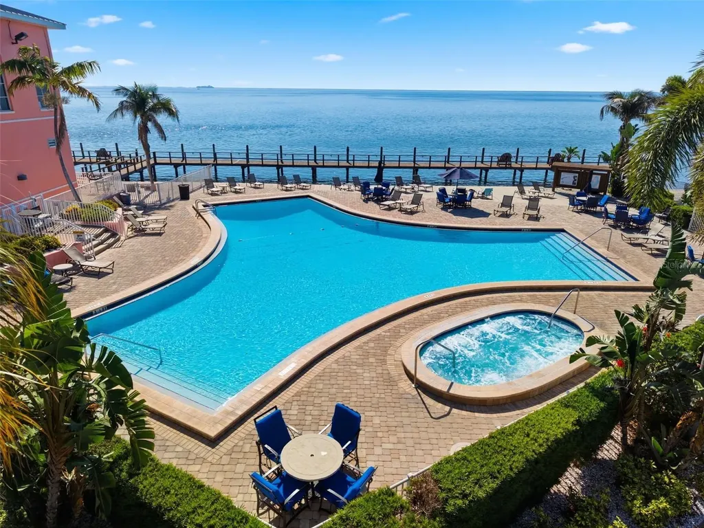 5280 Coquina Key Drive SE St Petersburg FL 33705