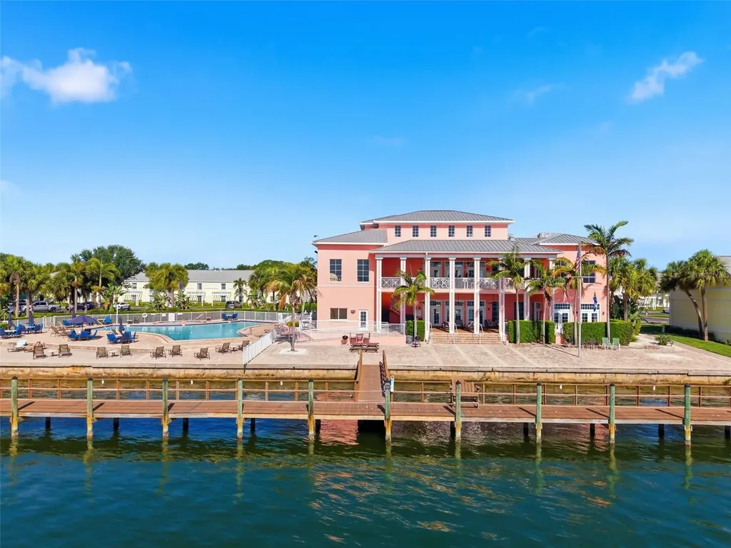5280 Coquina Key Drive SE St Petersburg FL 33705