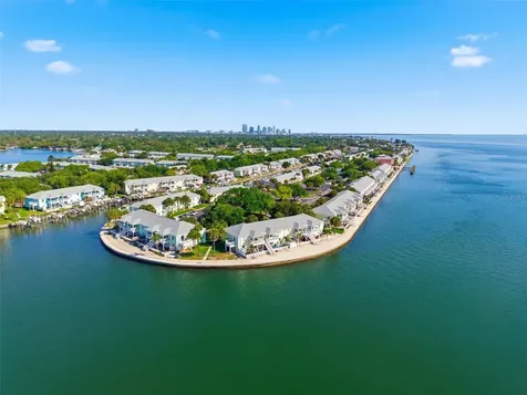 5280 Coquina Key Drive SE St Petersburg FL 33705