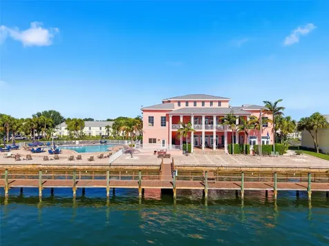 5280 Coquina Key Drive SE St Petersburg FL 33705