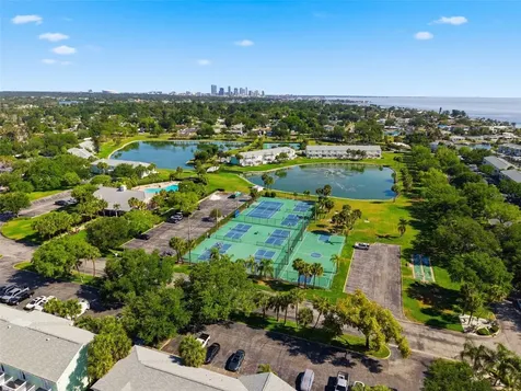 5280 Coquina Key Drive SE St Petersburg FL 33705