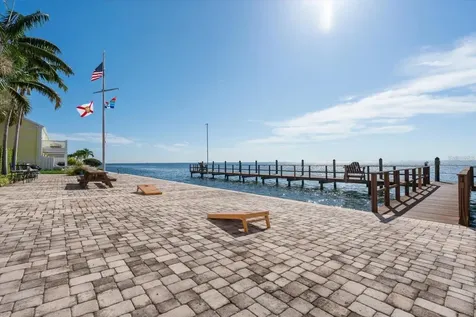 5280 Coquina Key Drive SE St Petersburg FL 33705