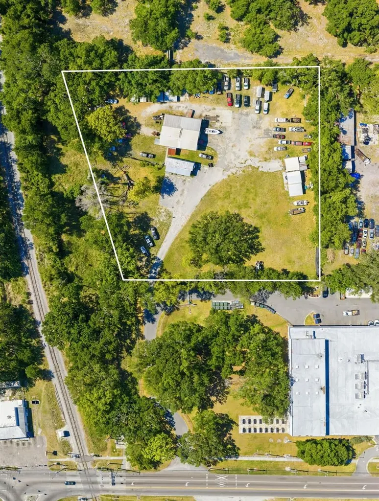 2415 E Sligh Avenue Tampa FL 33610