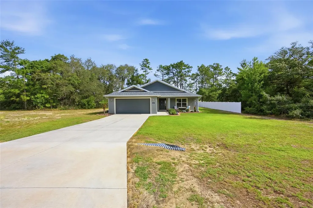 141 Fisher Way Ocklawaha FL 32179