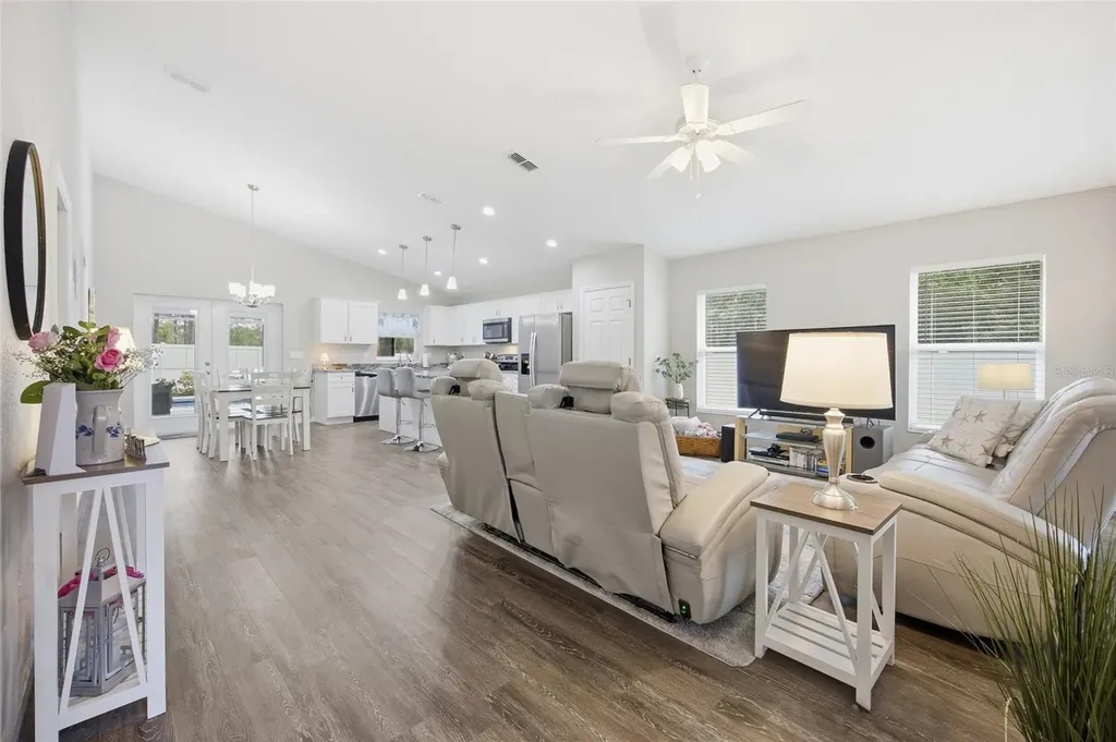 141 Fisher Way Ocklawaha FL 32179