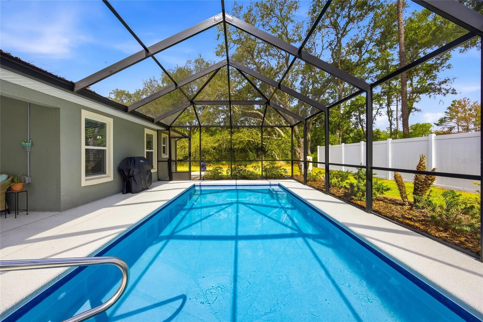 141 Fisher Way Ocklawaha FL 32179