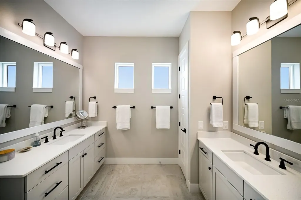 8092 Grande Shores Drive Sarasota FL 34240