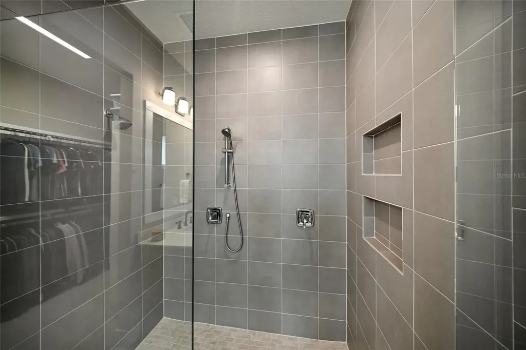 8092 Grande Shores Drive Sarasota FL 34240