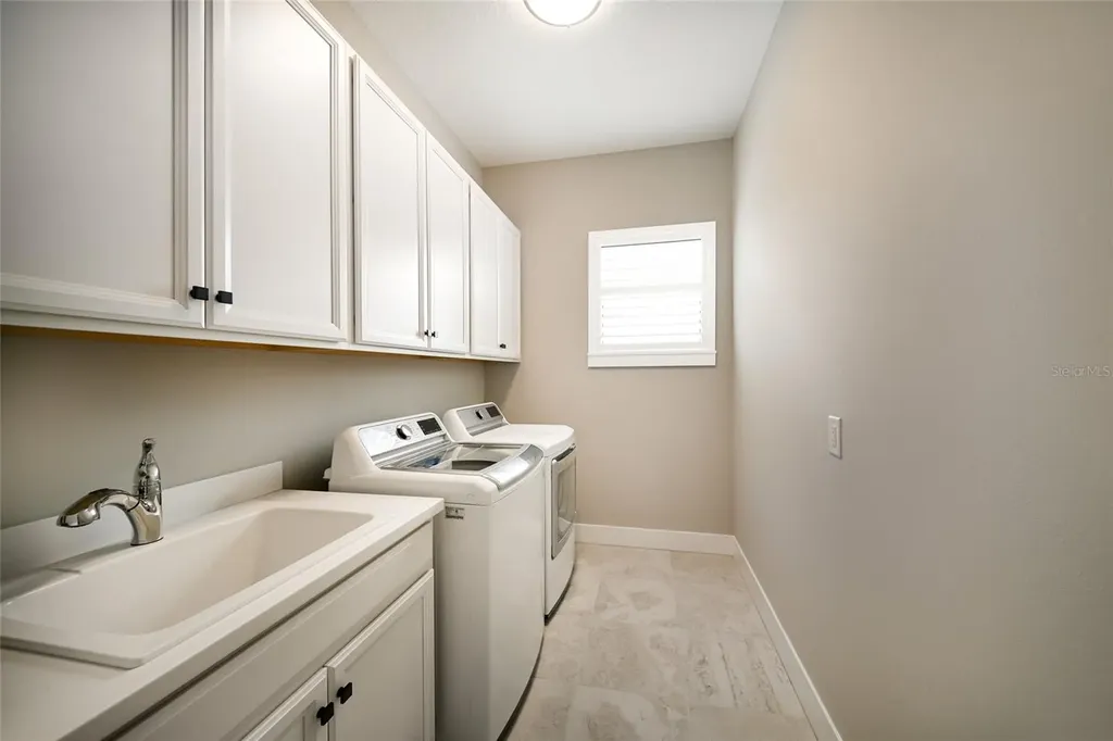 8092 Grande Shores Drive Sarasota FL 34240