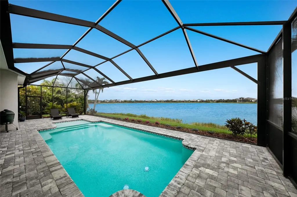 8092 Grande Shores Drive Sarasota FL 34240