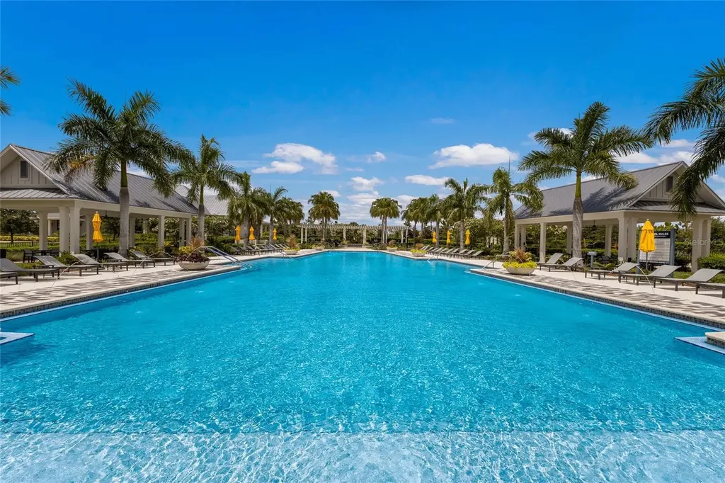 8092 Grande Shores Drive Sarasota FL 34240