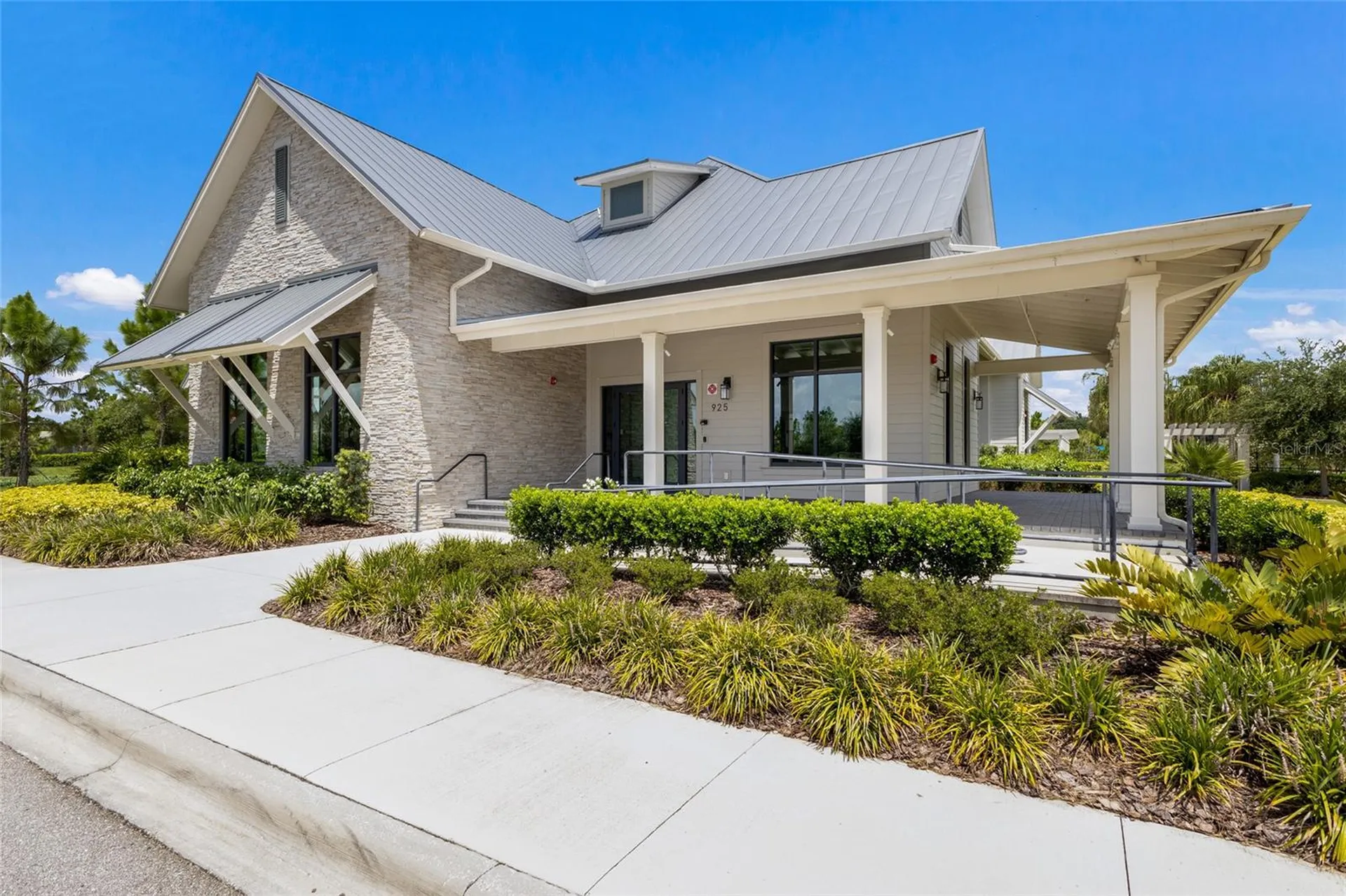 8092 Grande Shores Drive Sarasota FL 34240