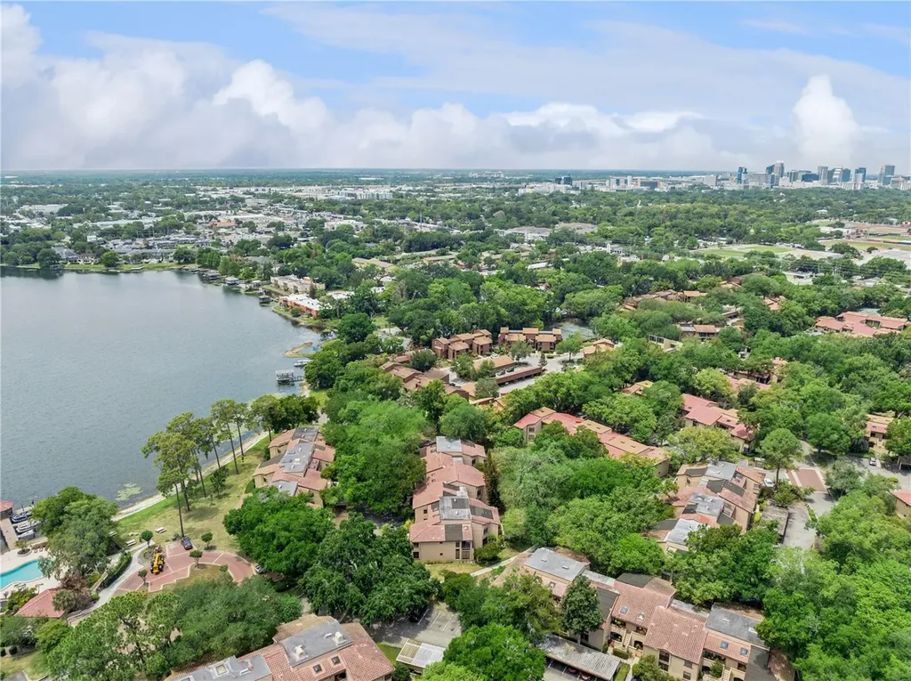 2928 Lake Pineloch Boulevard Orlando FL 32806