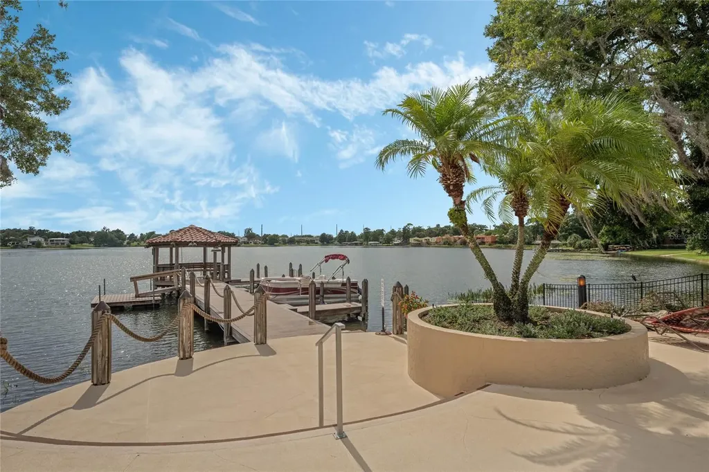 2928 Lake Pineloch Boulevard Orlando FL 32806
