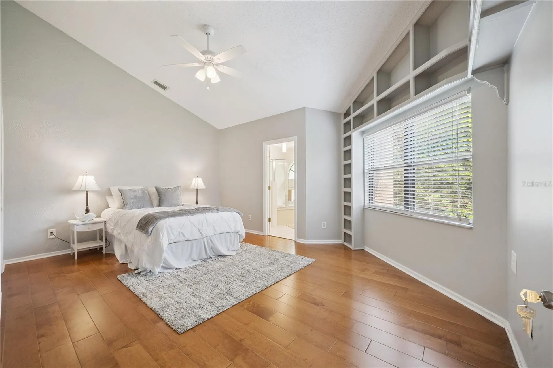 2928 Lake Pineloch Boulevard Orlando FL 32806