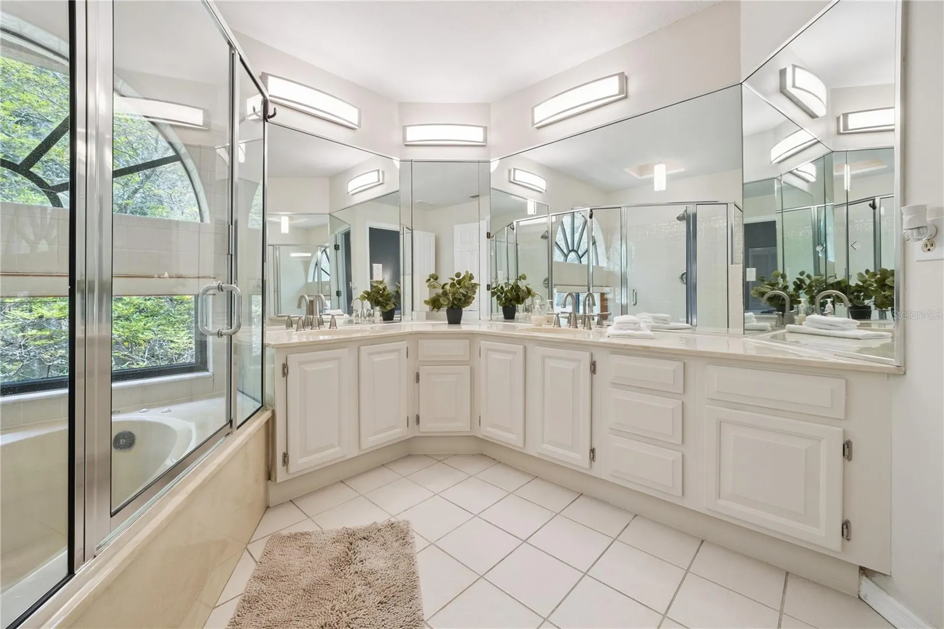 2928 Lake Pineloch Boulevard Orlando FL 32806
