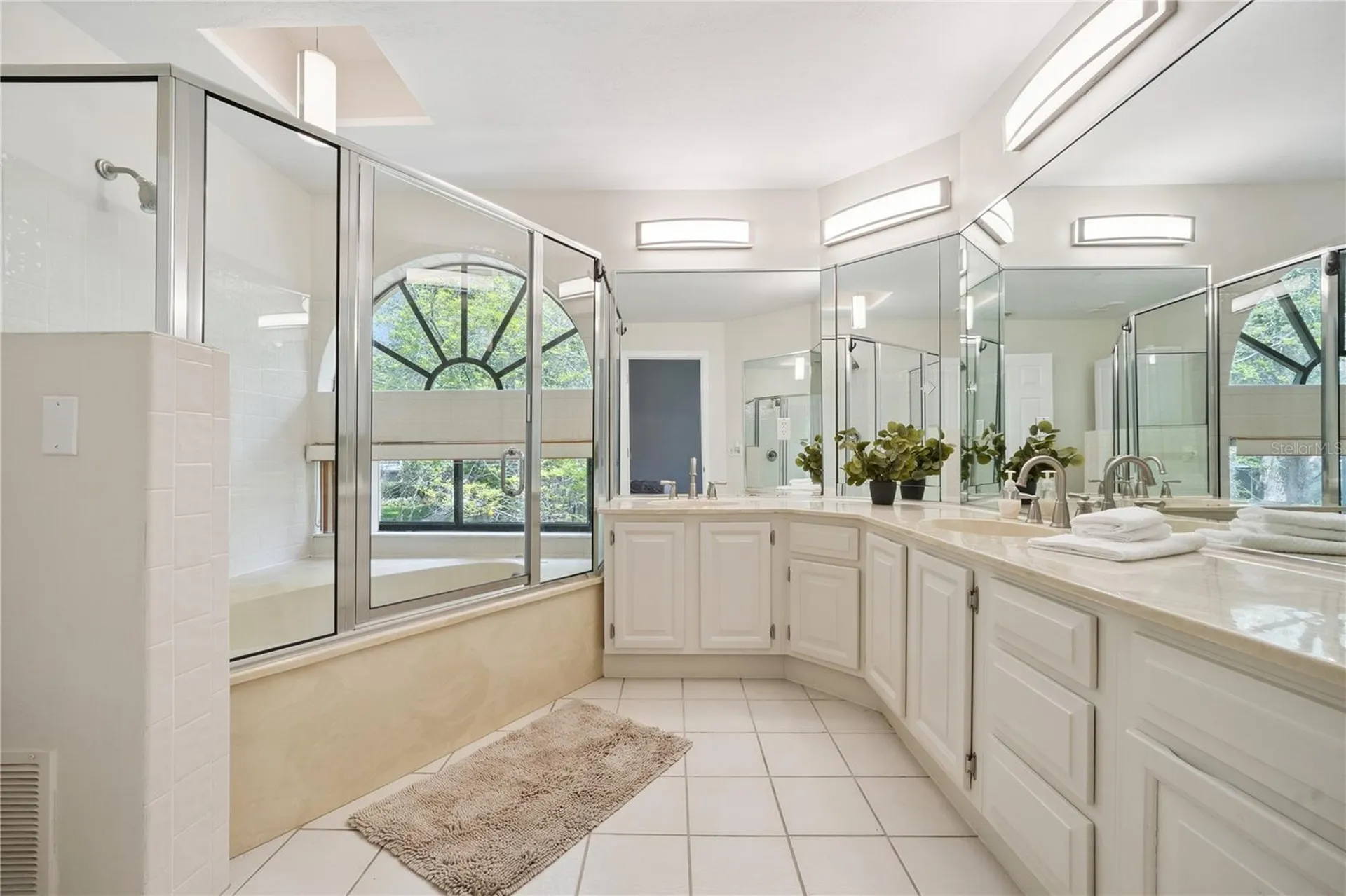 2928 Lake Pineloch Boulevard Orlando FL 32806