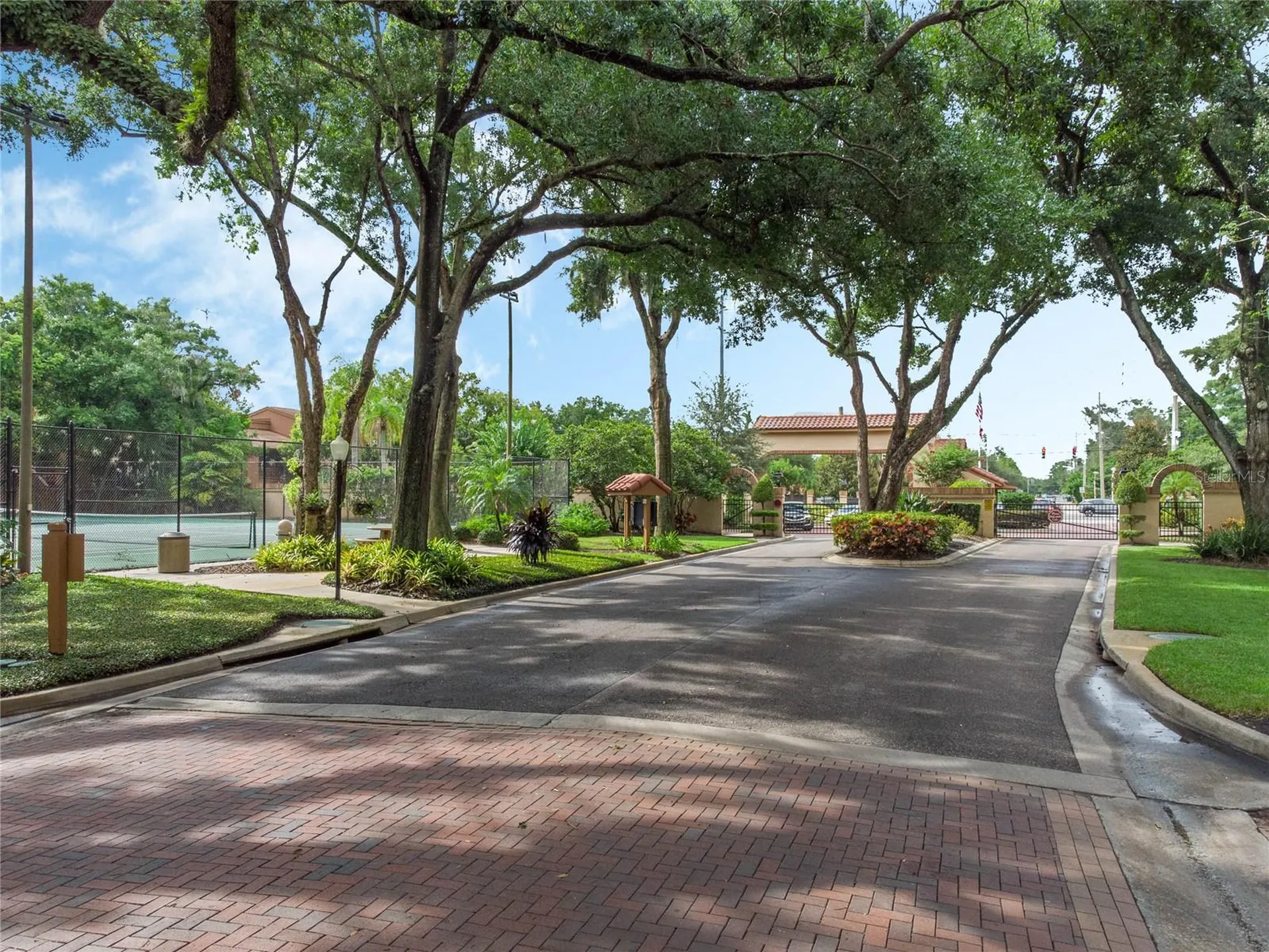 2928 Lake Pineloch Boulevard Orlando FL 32806