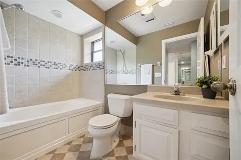2928 Lake Pineloch Boulevard Orlando FL 32806
