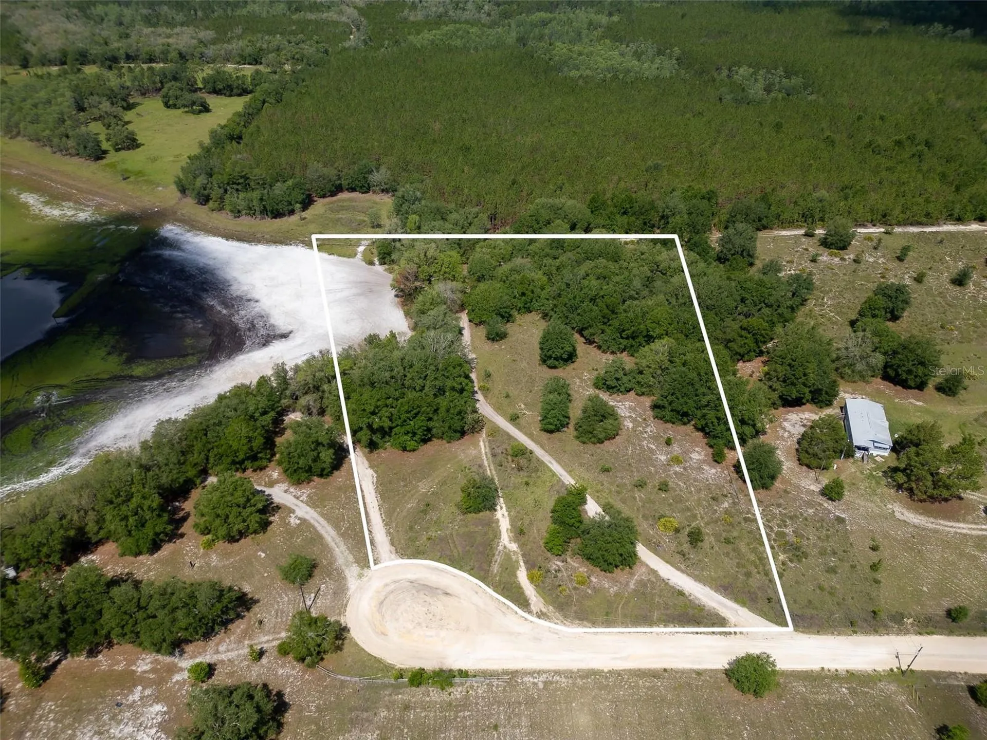 SE 53 Court Trenton FL 32693